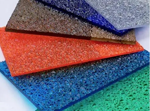 PC顆粒板安裝時(shí)的注意事項(xiàng)？