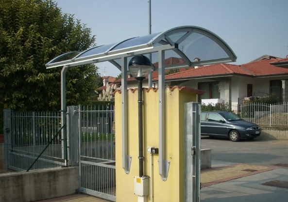 PC耐力板和PVC板的主要區(qū)別？