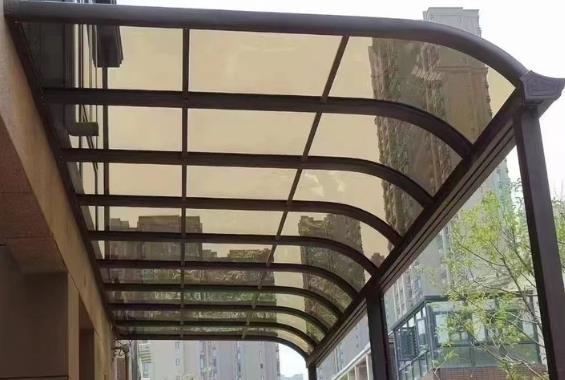 PC板和亞克力板的區(qū)別